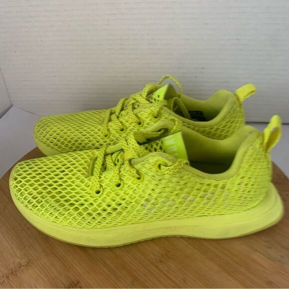 NOBULL Diamond Mesh Runner Shoes Lemon Drop Yellow Womens Sz 7 Athletic - Picture 1 of 12